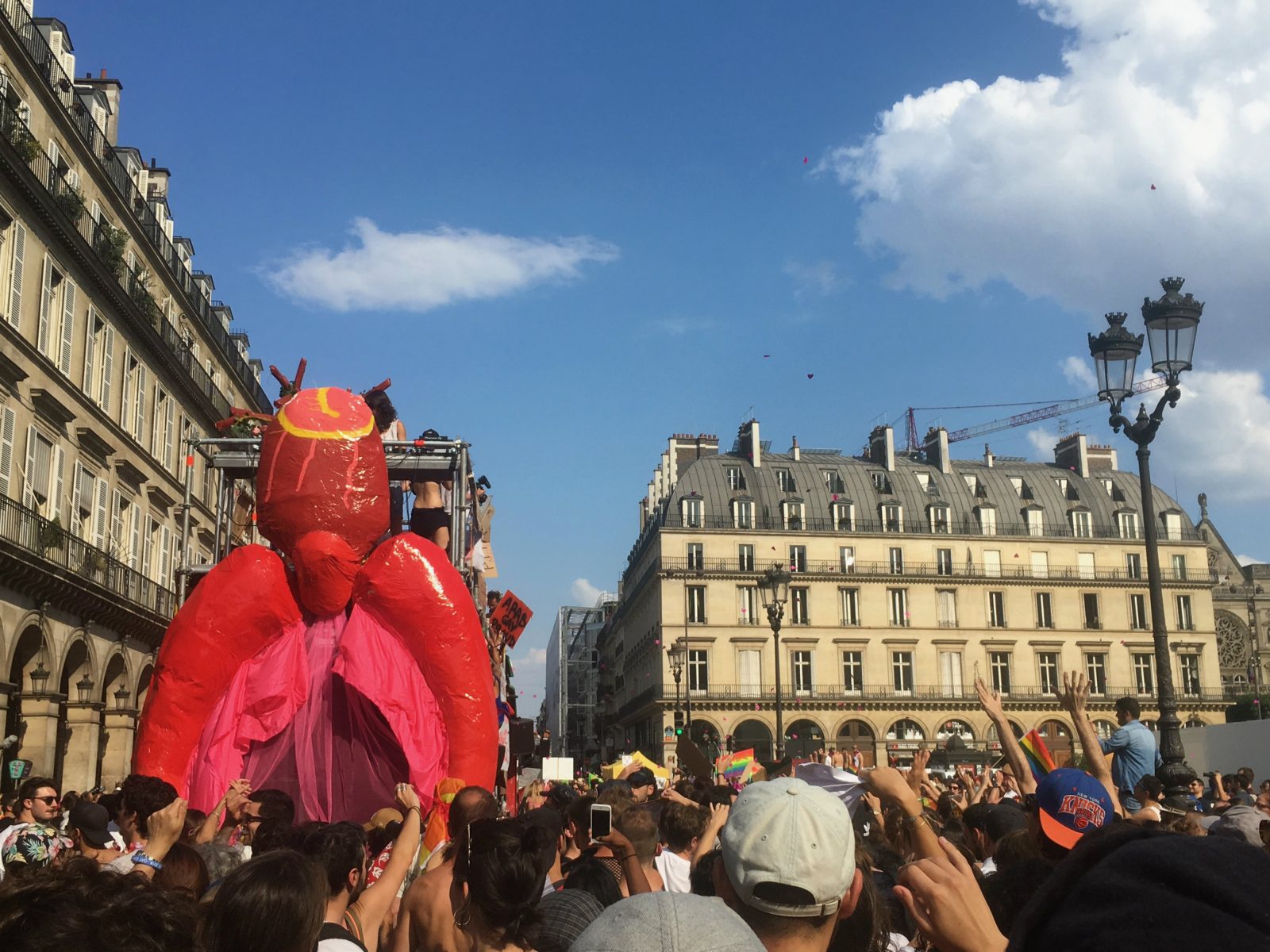 Le char gouine-trans à la Marche des fiertés Paris 2018 - Philippe Peyre DR