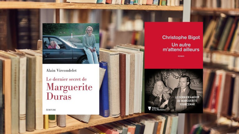 montage deux couvertures de livres sur fond de bibliothèque